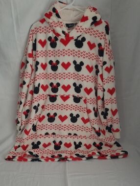 Disney Hooded Plush Lounge Blanket w/ Red&Black Heart and Mickey & Minnie Print